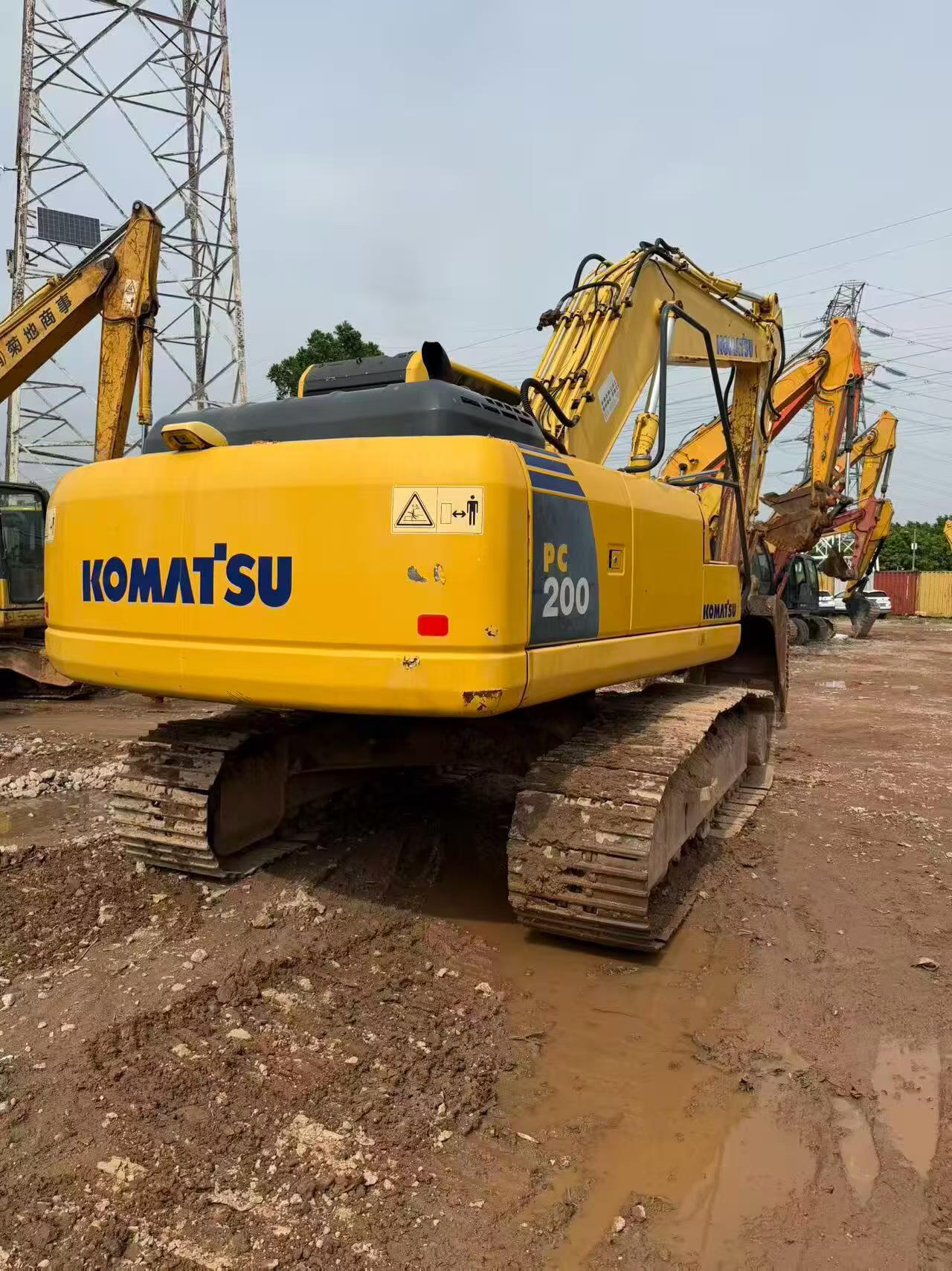 Acheter Pelle Komatsu PC200-8 d'occasion / 3