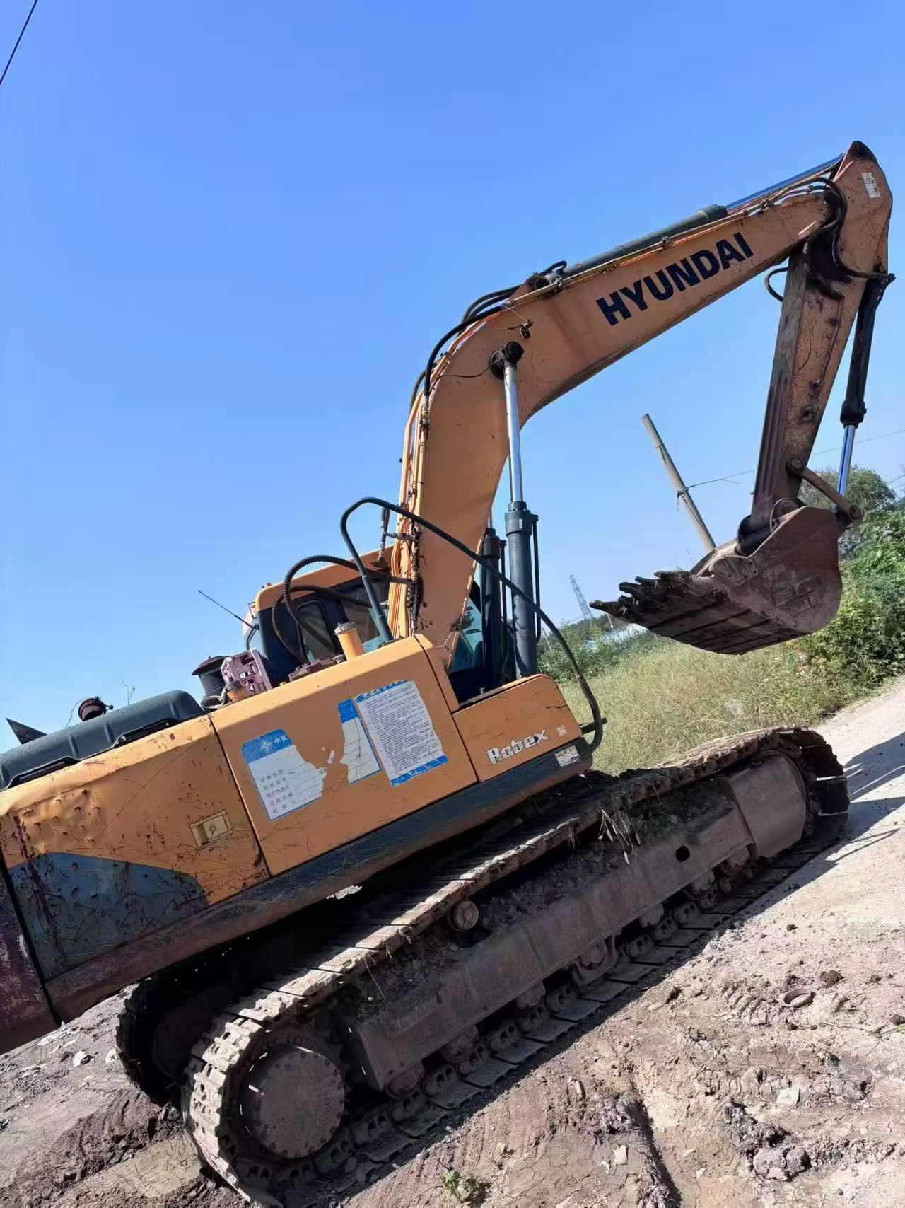 شراء حفارة Hyundai R215-7 مستعملة / 2