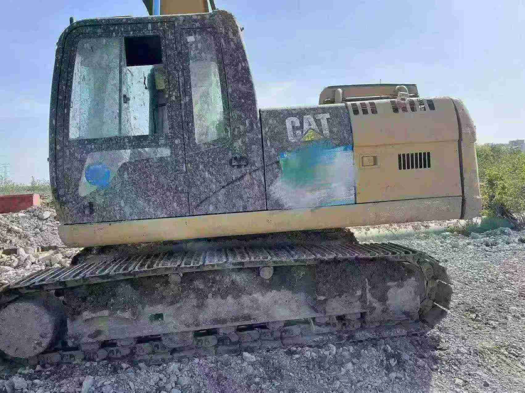 شراء حفارة Caterpillar 320A مستعملة / 4