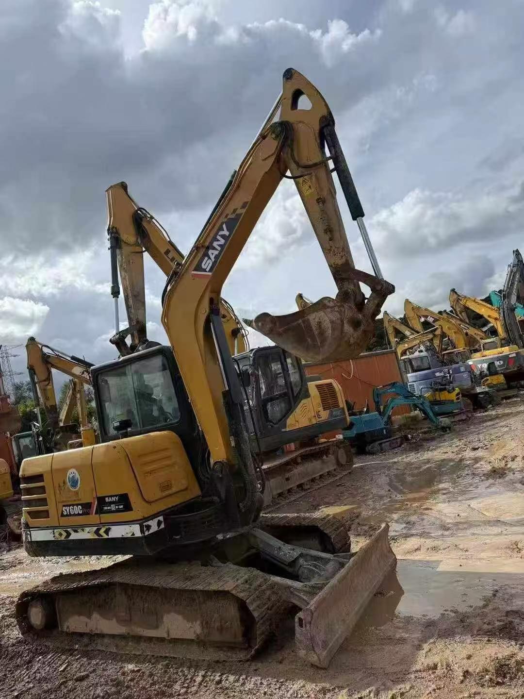 شراء حفارة Sany SY60 مستعملة / 4