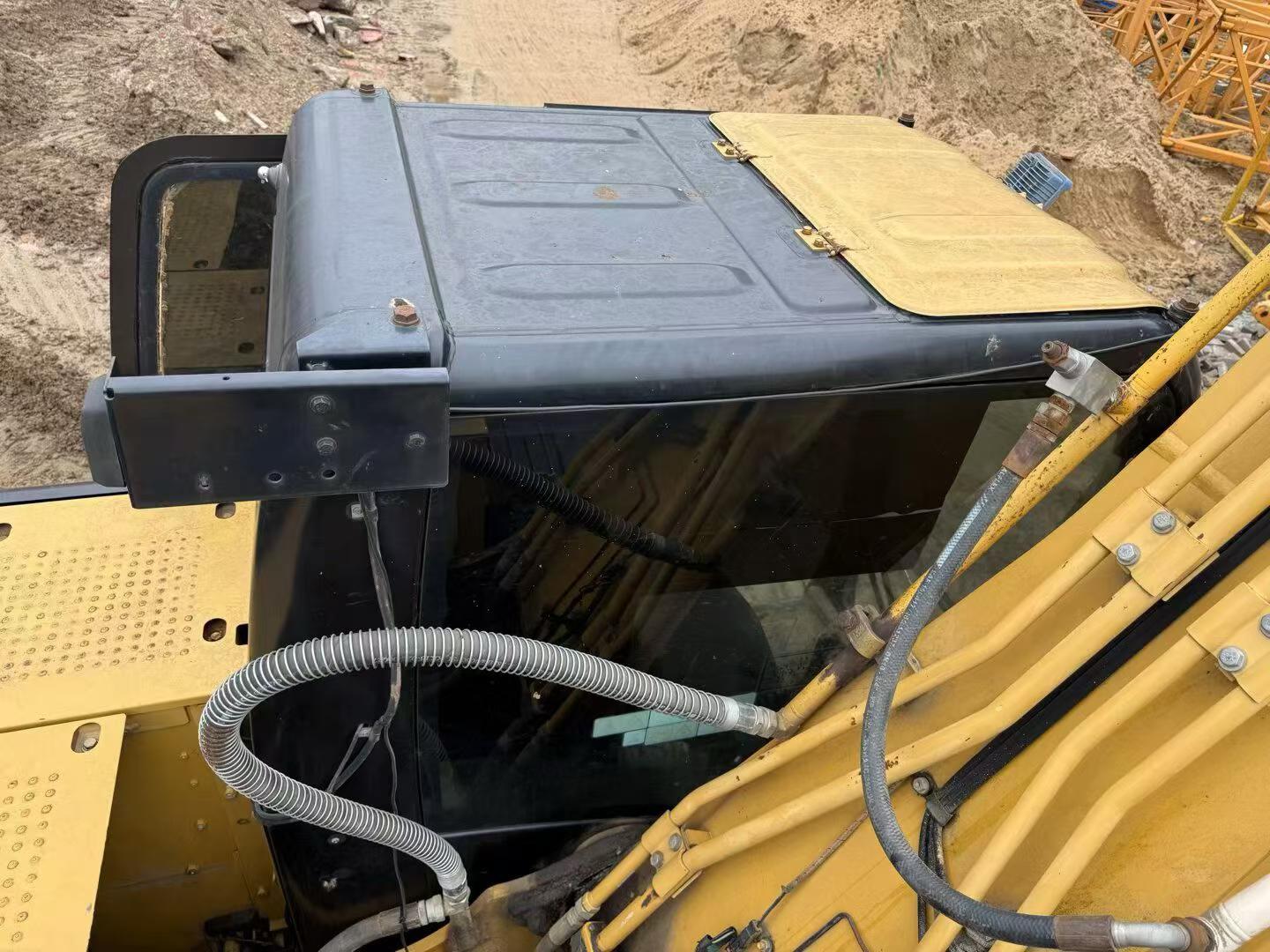 Comprar Caterpillar 320GC Usado Excavadora