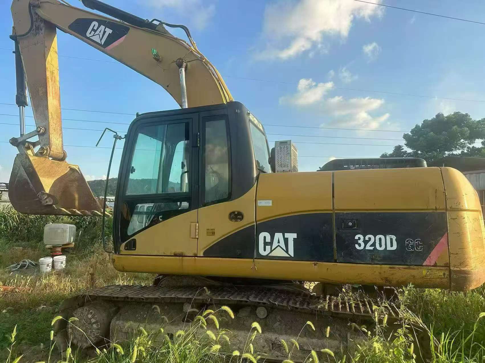 Compre Excavadora Caterpillar 320DGC Usada / 6