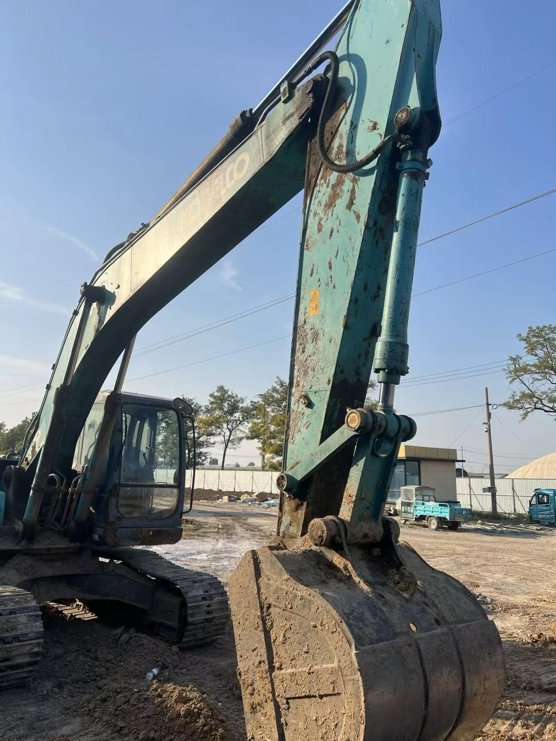 Купить Подержанный Экскаватор Kobelco SK200-8 / 4