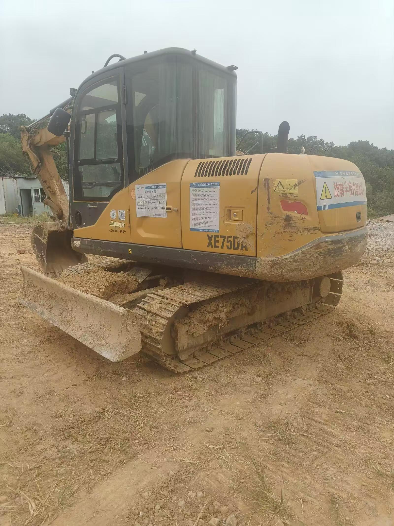 شراء XCMG XE75C مستعمل حفارة