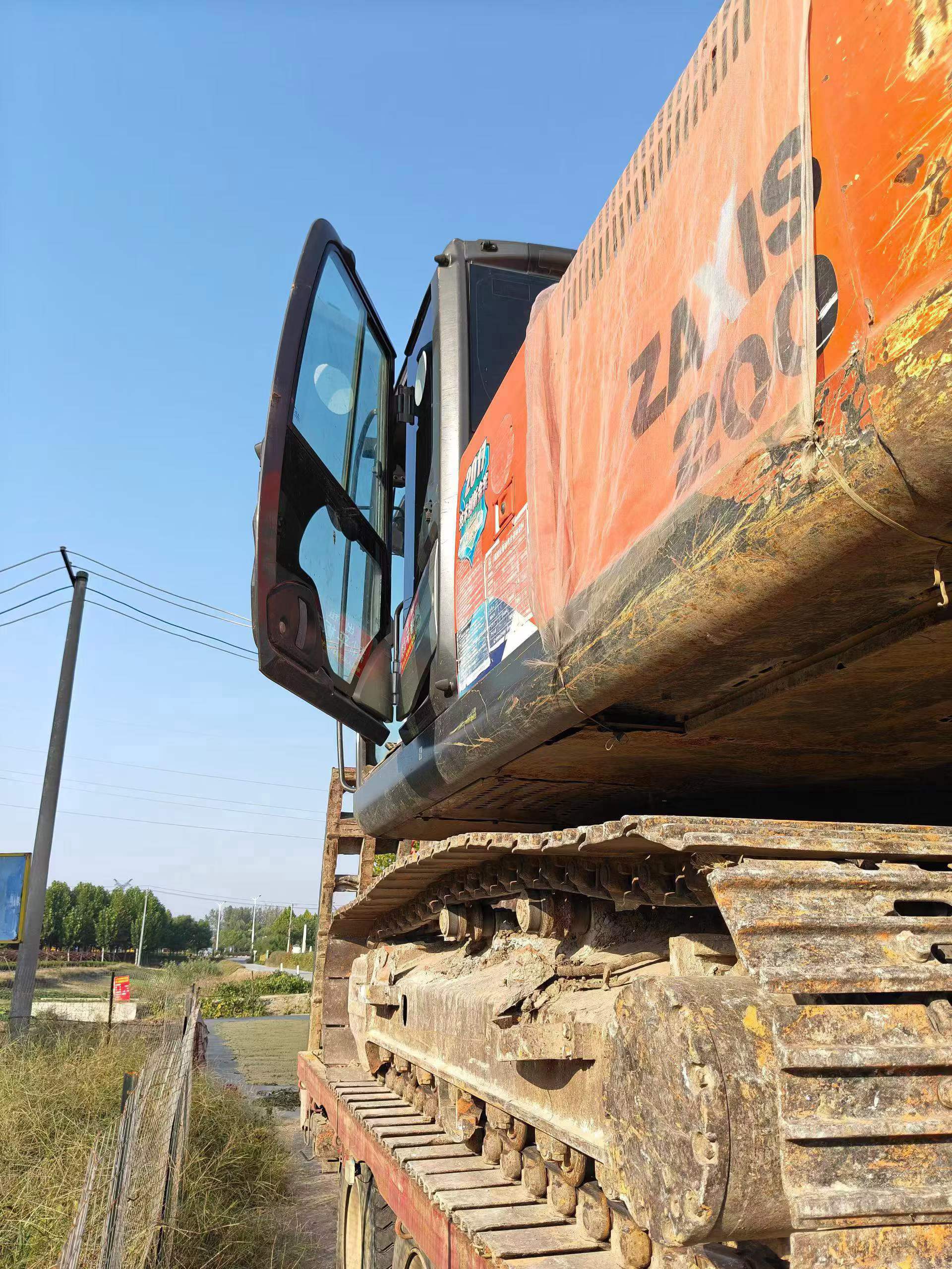 Buy Hitachi EX200 Used Excavator / 8 Buy Hitachi EX200 Used Excavator / 8