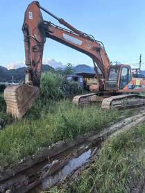 Compre Escavadeira Doosan DH370 Usada / 4 Compre Escavadeira Doosan DH370 Usada / 4