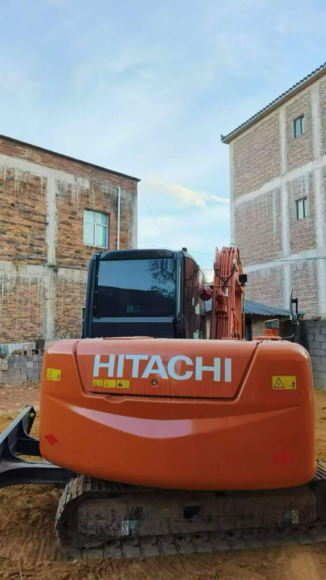Compre Escavadeira Hitachi EX75-3 Usada / 2