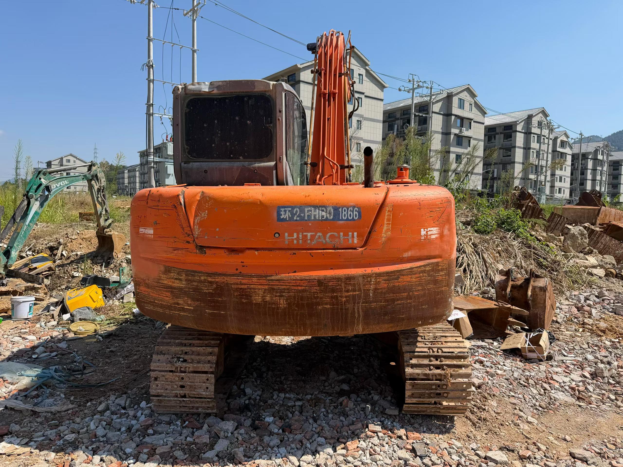 شراء حفارة Hitachi ZX70-6 مستعملة / 2