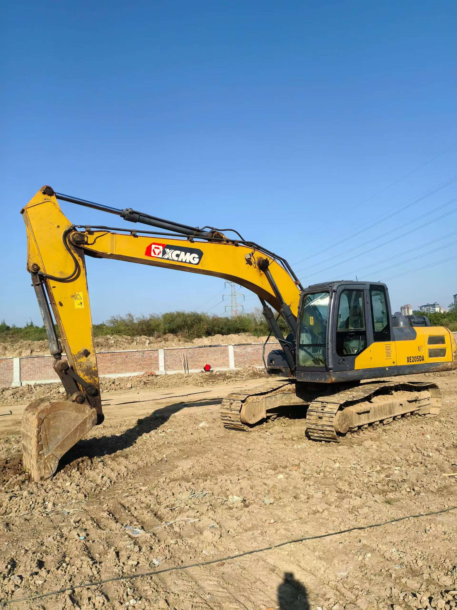 Купить XCMG XE205DA Подержанный Экскаватор