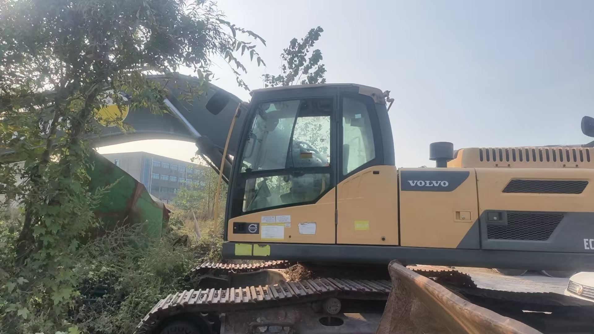 Compre Excavadora Volvo EC300D Usada / 2