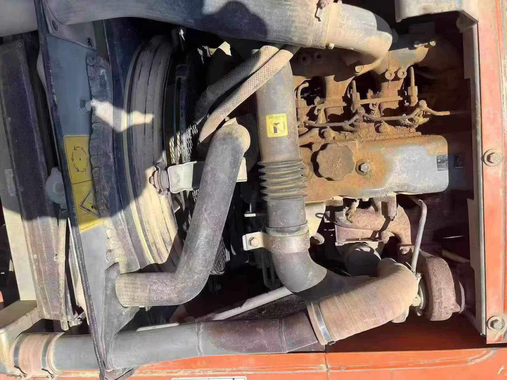 شراء حفارة Hitachi EX120-6 مستعملة / 5
