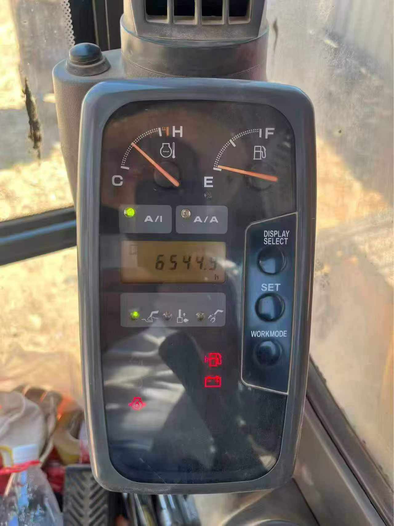 شراء حفارة Hitachi EX120-6 مستعملة / 7