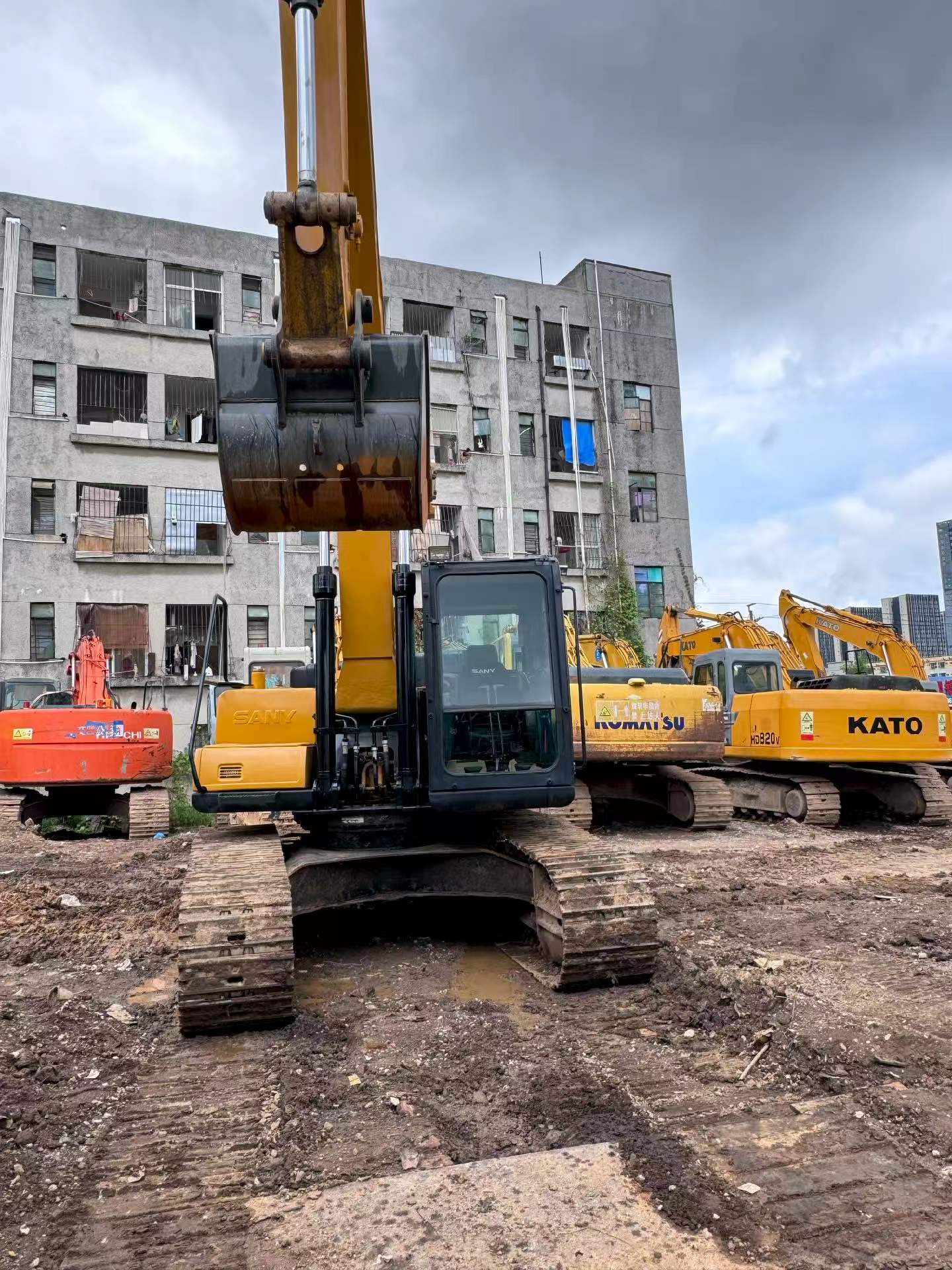 Купить Подержанный Экскаватор Sany SY200C / 3