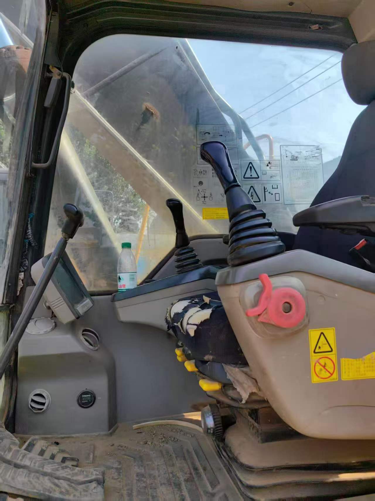 Купить Подержанный Экскаватор Volvo L220E / 9