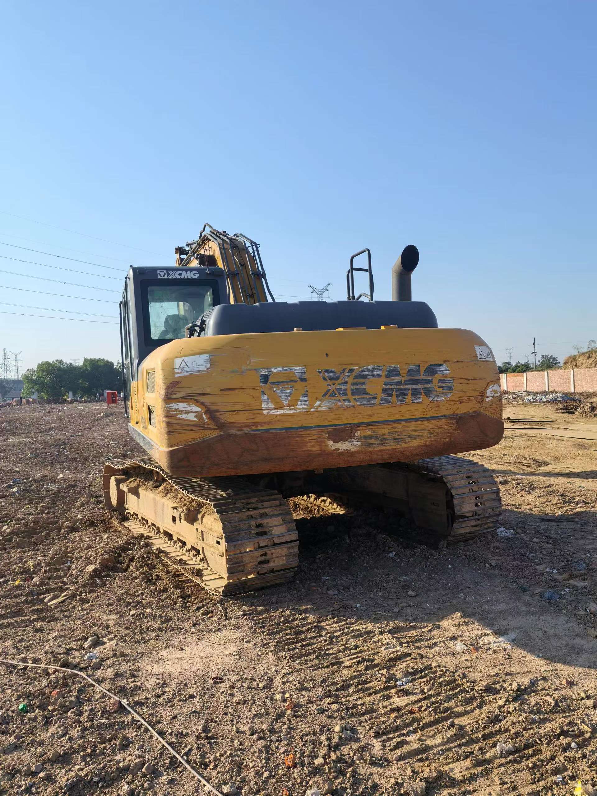 شراء حفارة XCMG XE205DA مستعملة / 7