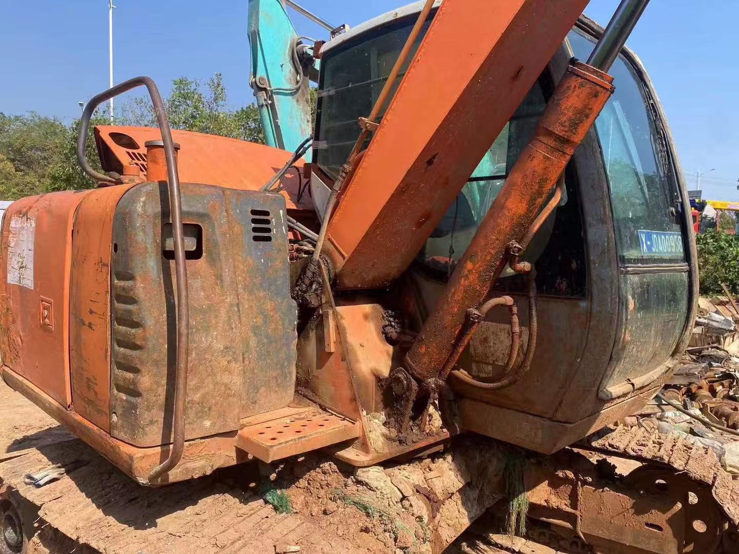 شراء حفارة Hitachi EX70 مستعملة / 5 شراء حفارة Hitachi EX70 مستعملة / 5