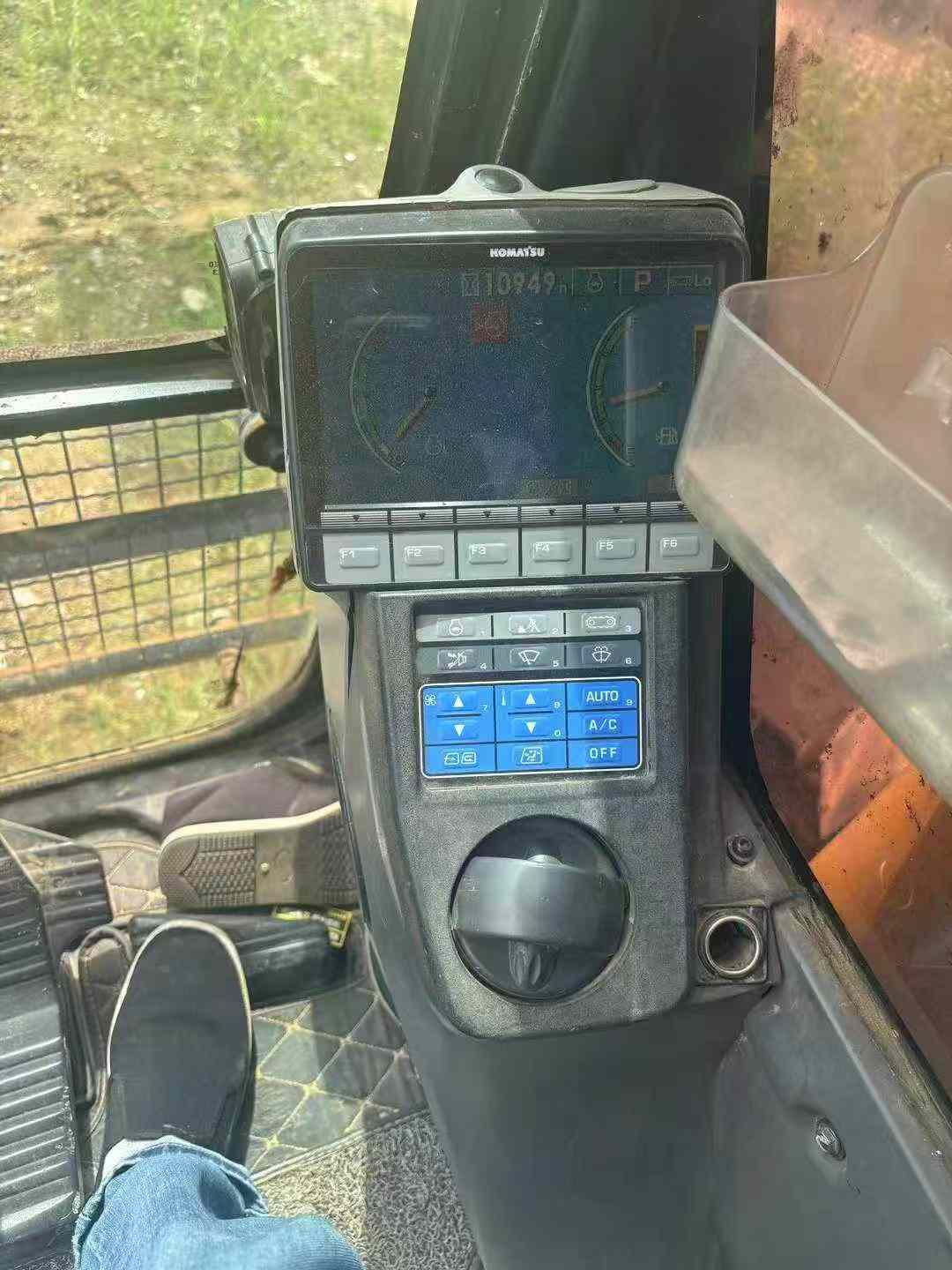 Купить Подержанный Экскаватор Komatsu PC450-8 / 4