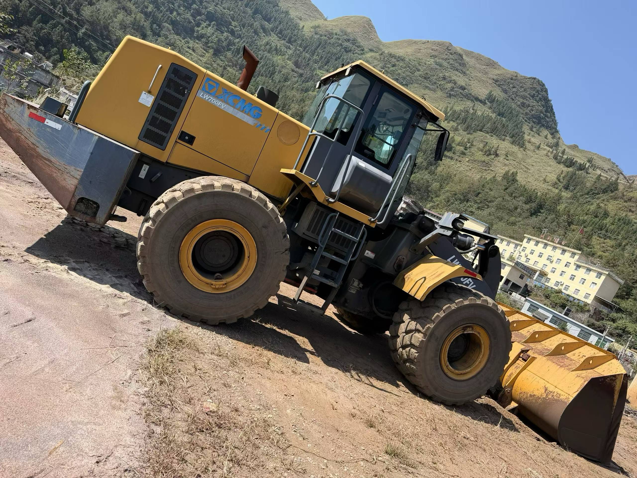 شراء XCMG XE700C مستعمل حفارة