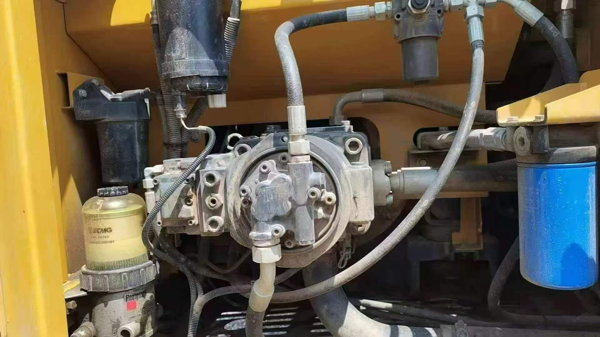 Compre Escavadeira XCMG XE245D Usada / 4