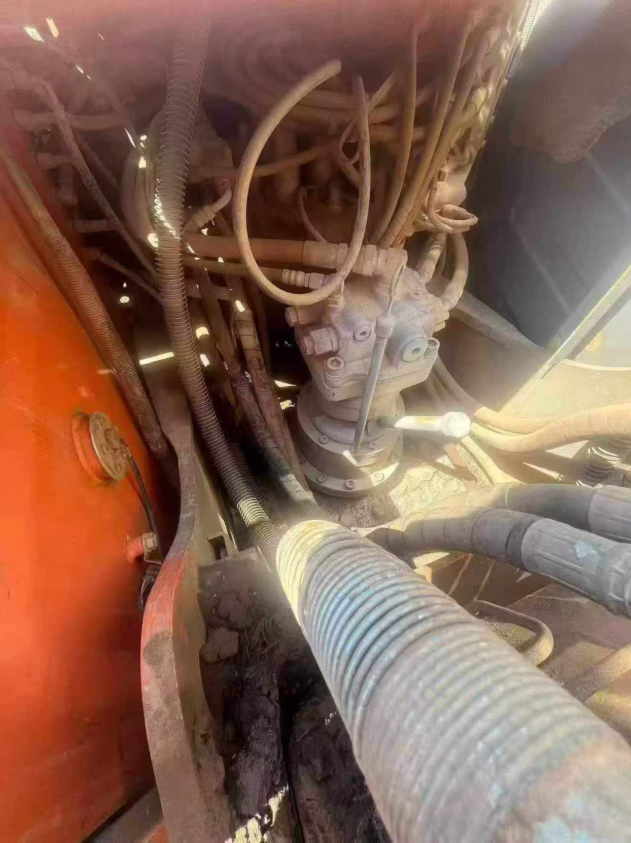 شراء حفارة Hitachi EX120-6 مستعملة / 3