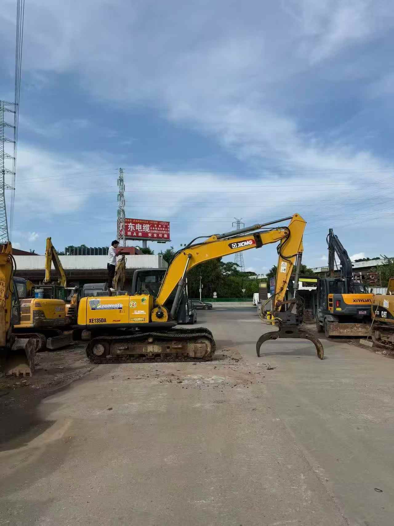 Acheter XCMG XE135B D'occasion Pelle