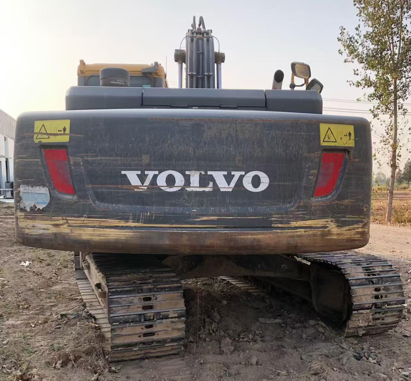 Compre Excavadora Volvo EC200 Usada / 4