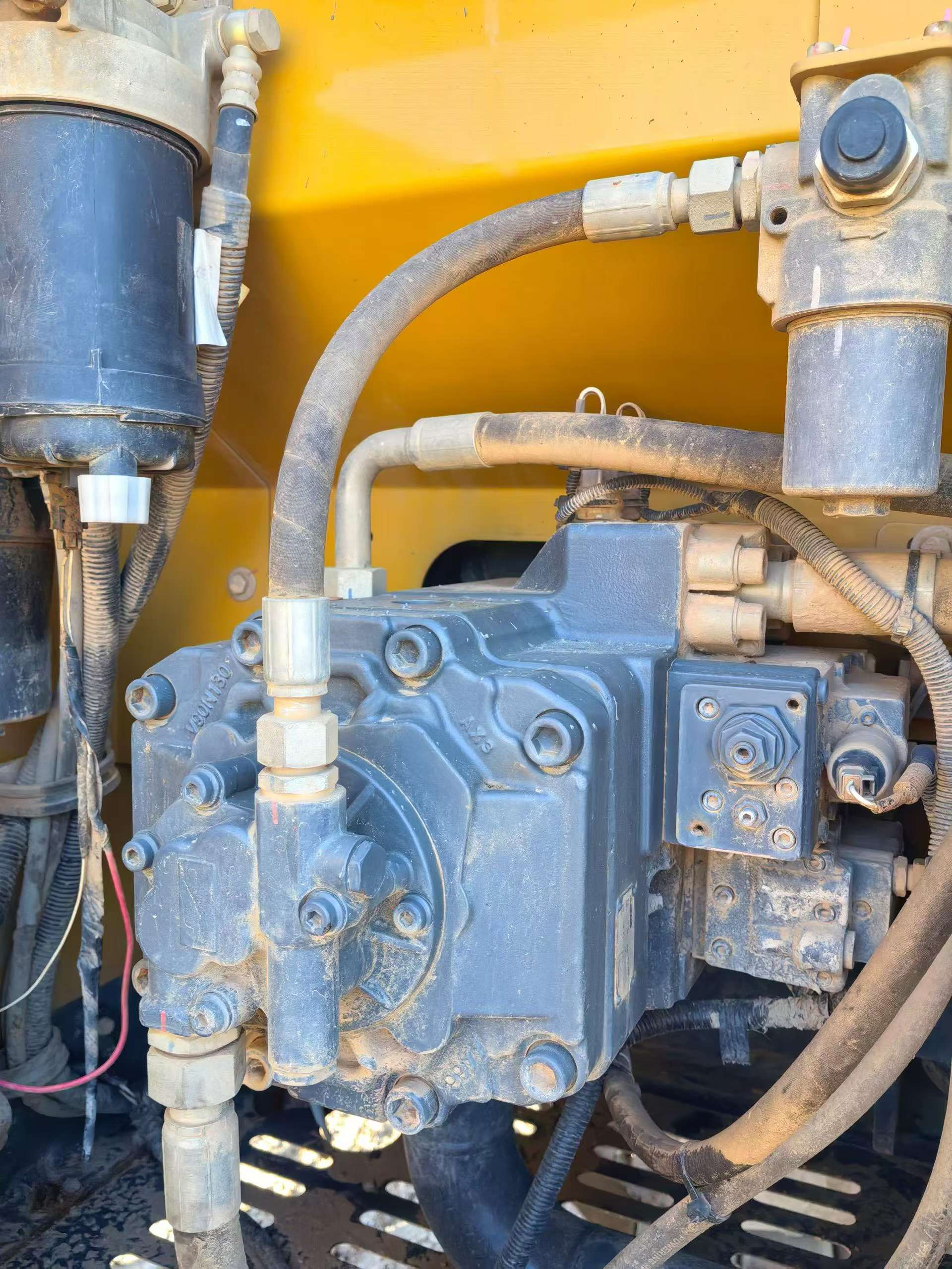 شراء حفارة XCMG XE205DA مستعملة / 3
