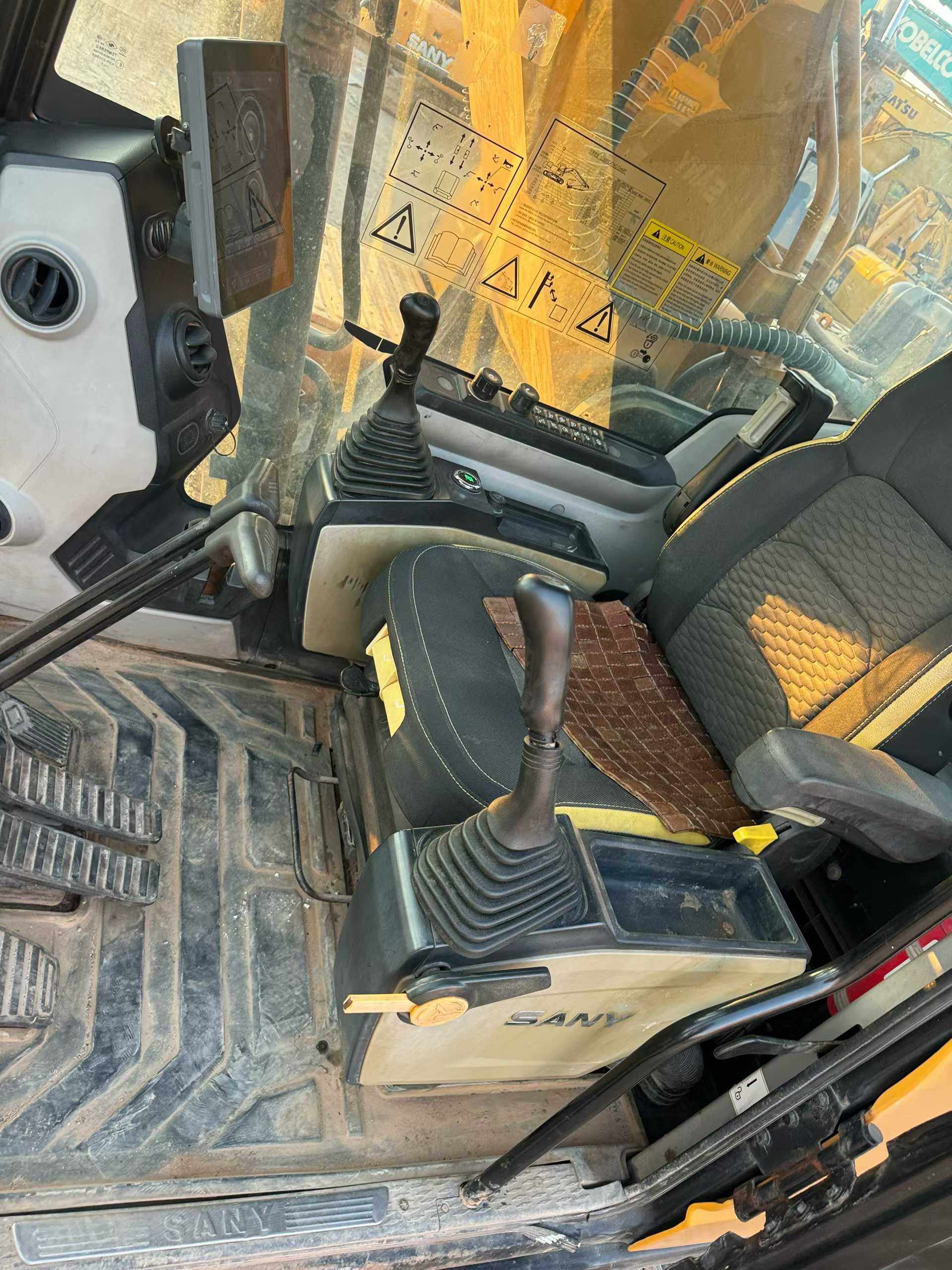 Купить Подержанный Экскаватор Sany SY205C / 6