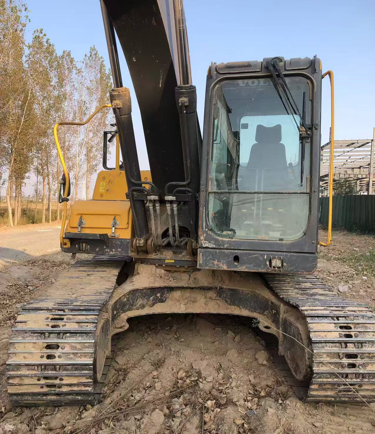 Compre Excavadora Volvo EC200 Usada / 3