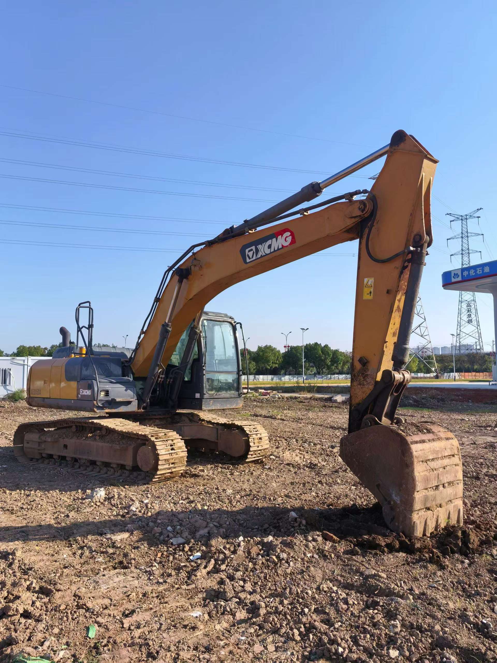 شراء حفارة XCMG XE205DA مستعملة / 2