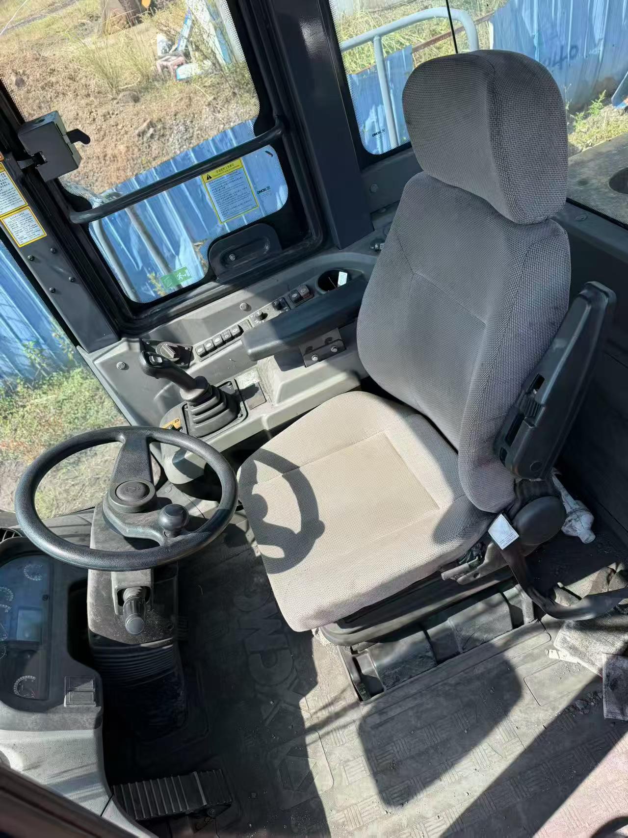 شراء حفارة XCMG XE700C مستعملة / 5