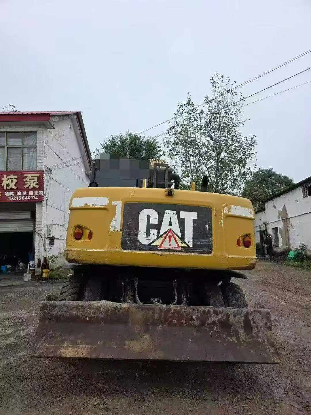 Compre Excavadora Caterpillar CT150-8 Usada / 3