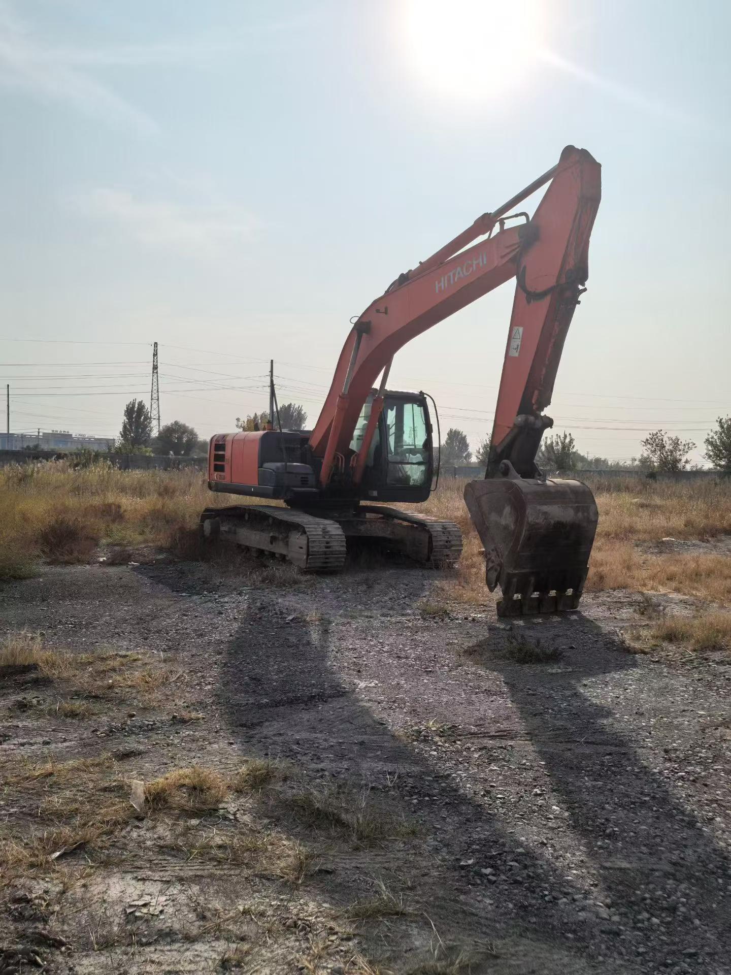 Compre Excavadora Hitachi ZX200-5G Usada / 4