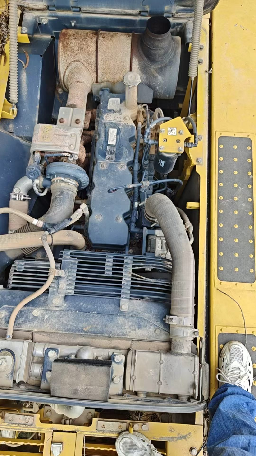 Compre Escavadeira Komatsu PC240-6 Usada / 2