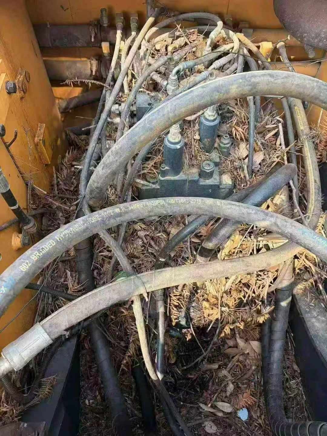 شراء حفارة Hyundai R130W مستعملة / 4