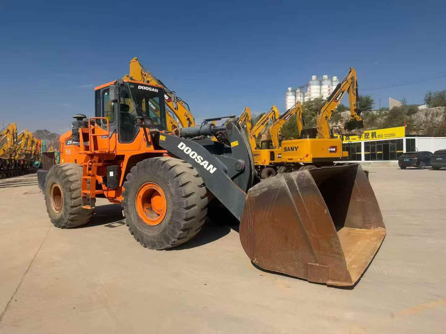 Compre Escavadeira Doosan DL607-9C Usada / 2