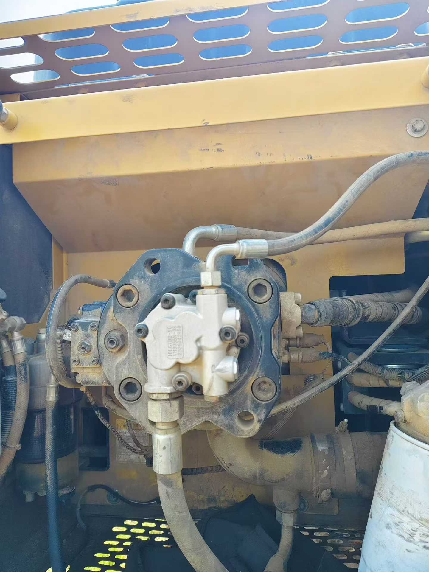 Купить Подержанный Экскаватор Sany SY200C / 3