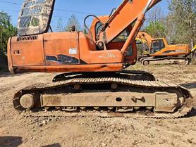 Купить Подержанный Экскаватор Doosan DH220 / 2 Купить Подержанный Экскаватор Doosan DH220 / 2