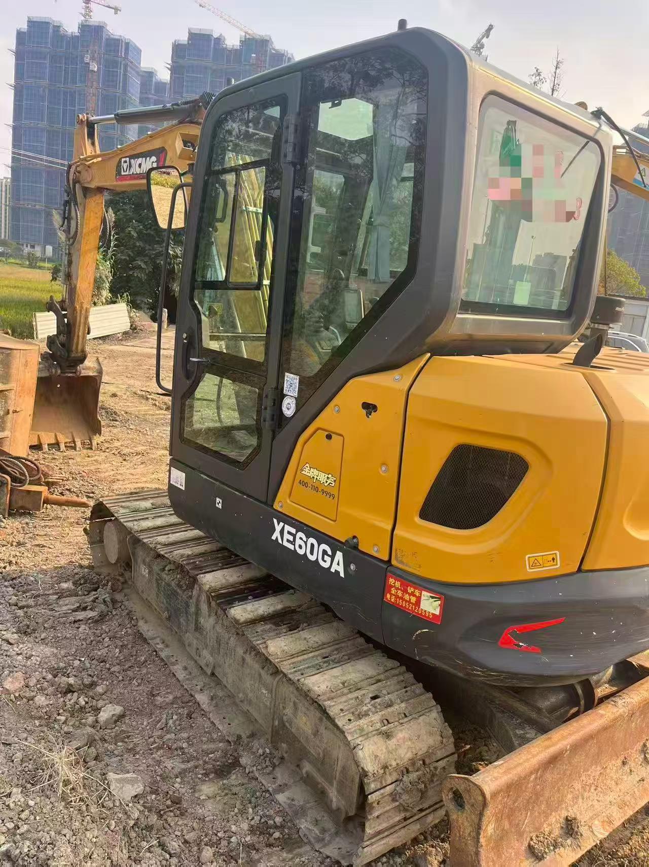 شراء حفارة XCMG XE60 مستعملة / 3
