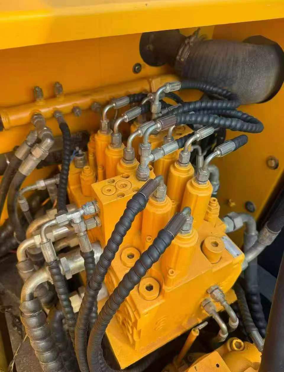 شراء حفارة Hyundai R150-7 مستعملة / 7