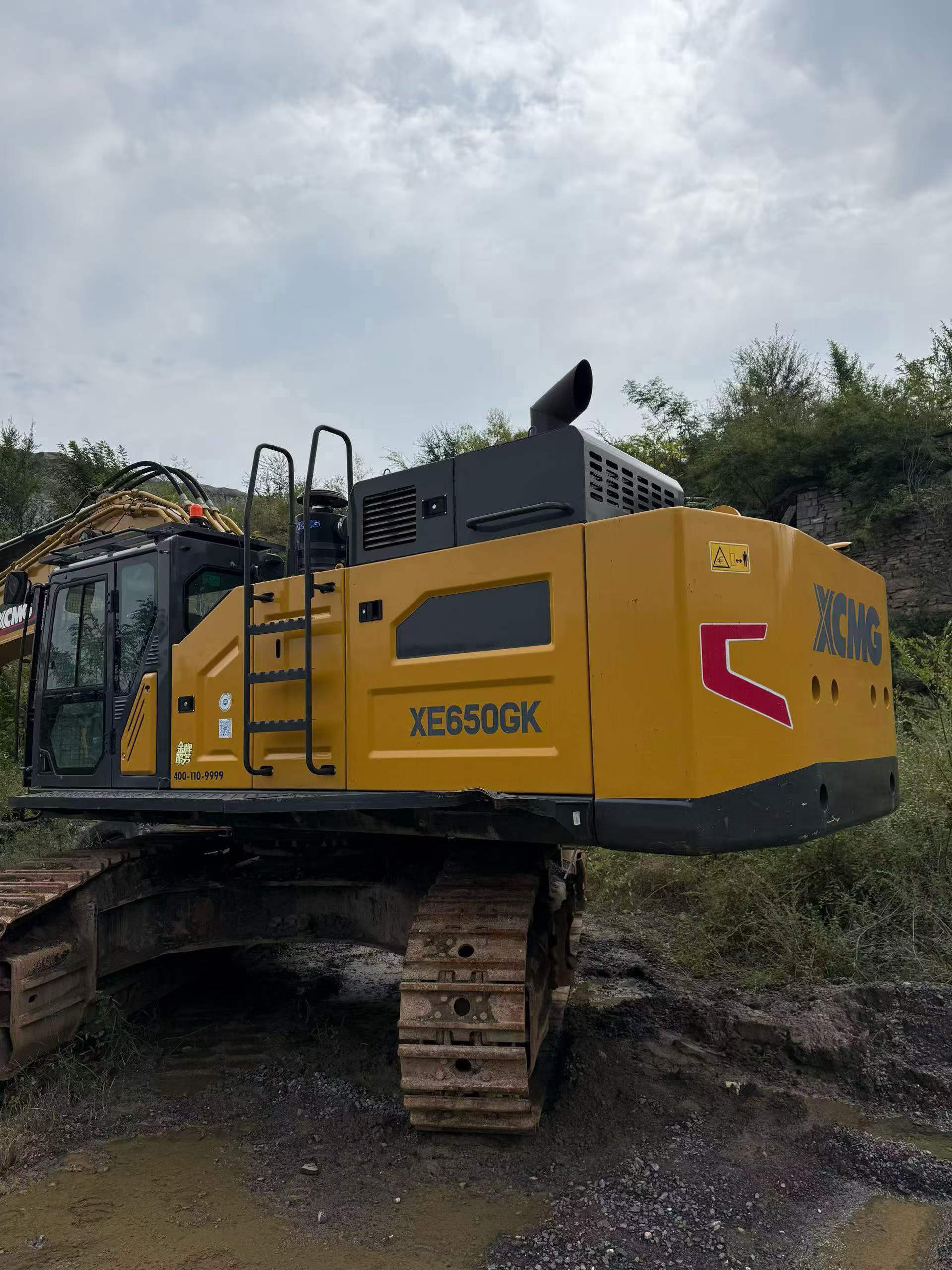 Compre Escavadeira XCMG XE650DP Usada / 9