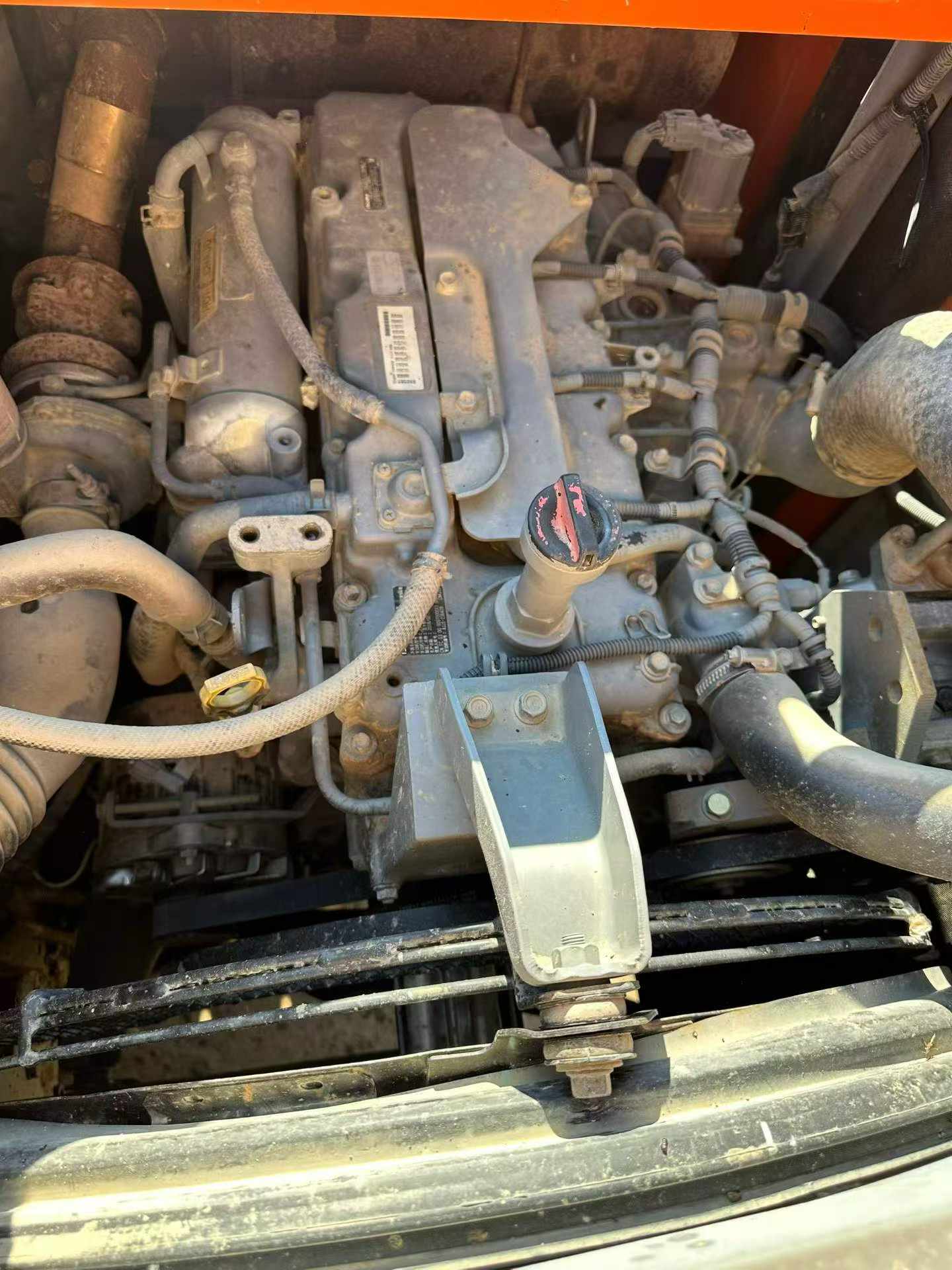 شراء حفارة Hitachi ZX130-5A مستعملة / 4