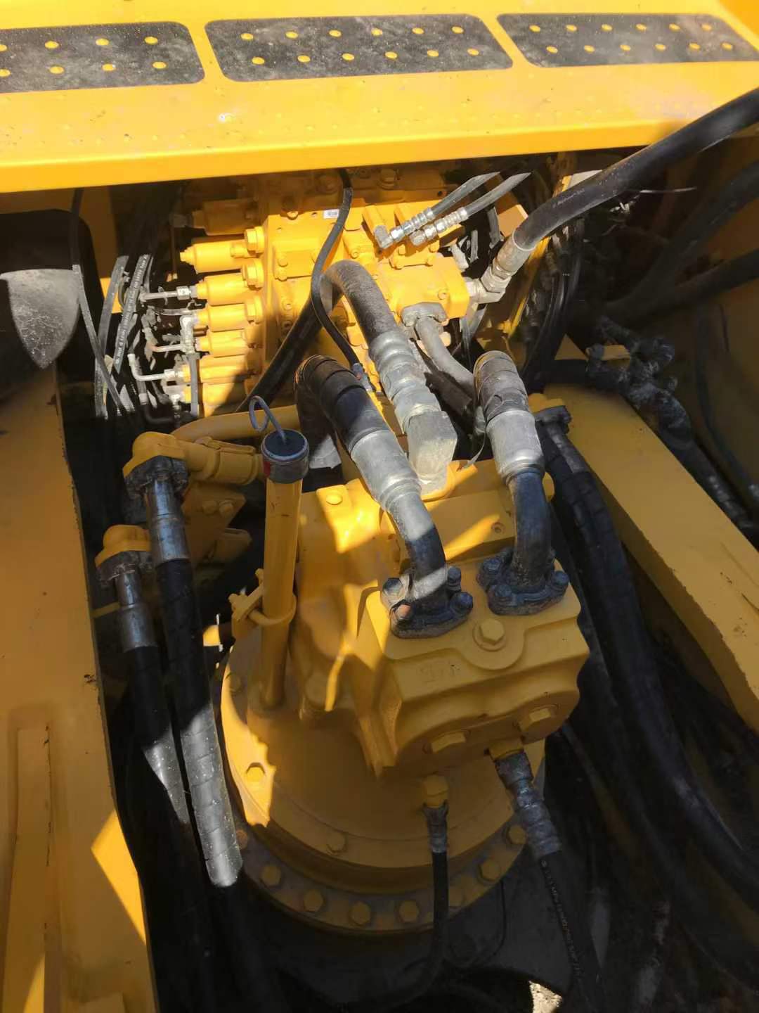 Compre Escavadeira Komatsu WA500-3 Usada / 7