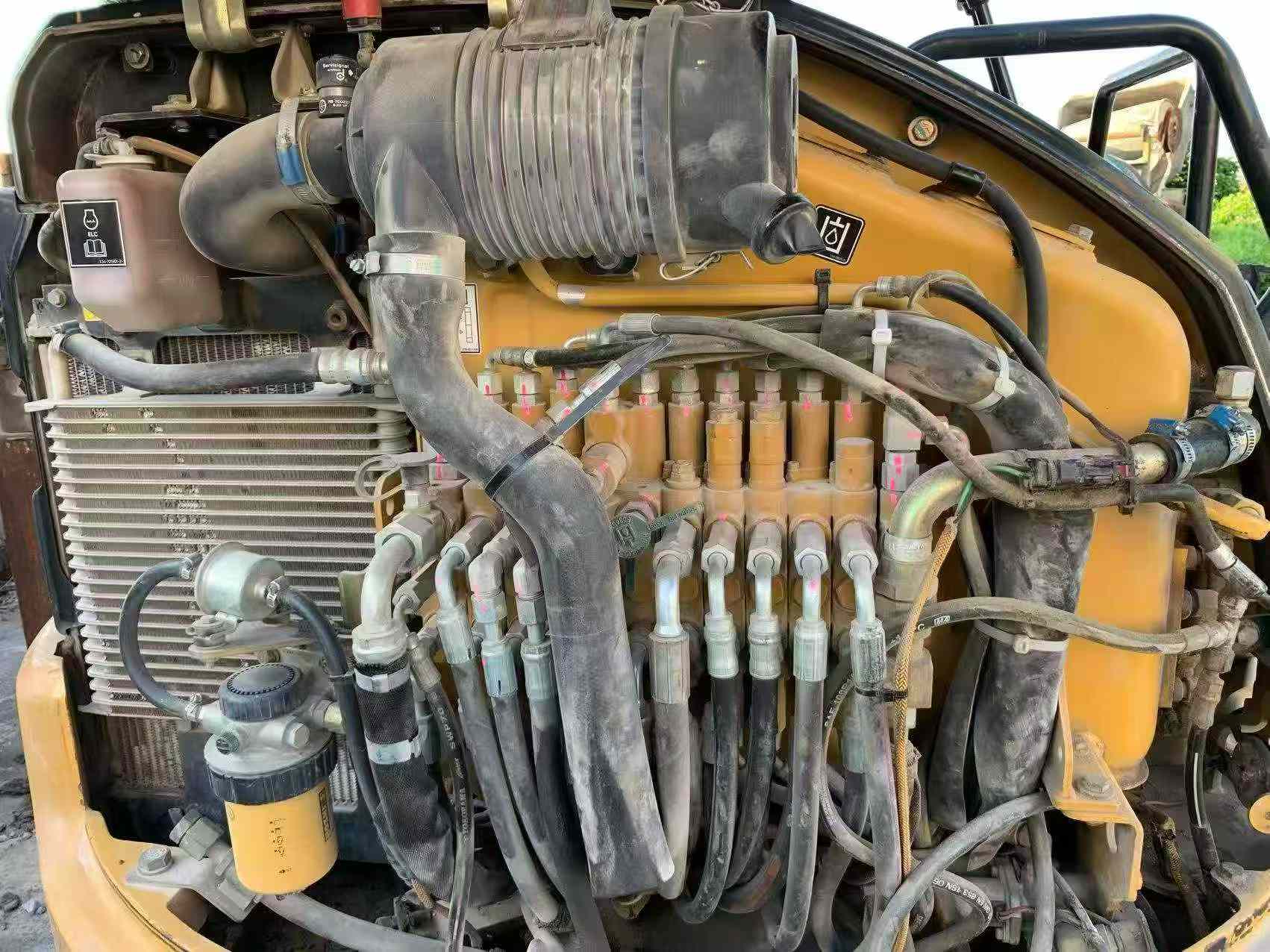 Compre Excavadora Caterpillar 303CCR Usada / 7