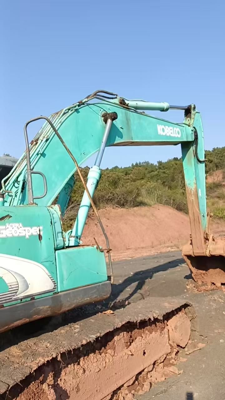 Купить Подержанный Экскаватор Kobelco SK210 / 5