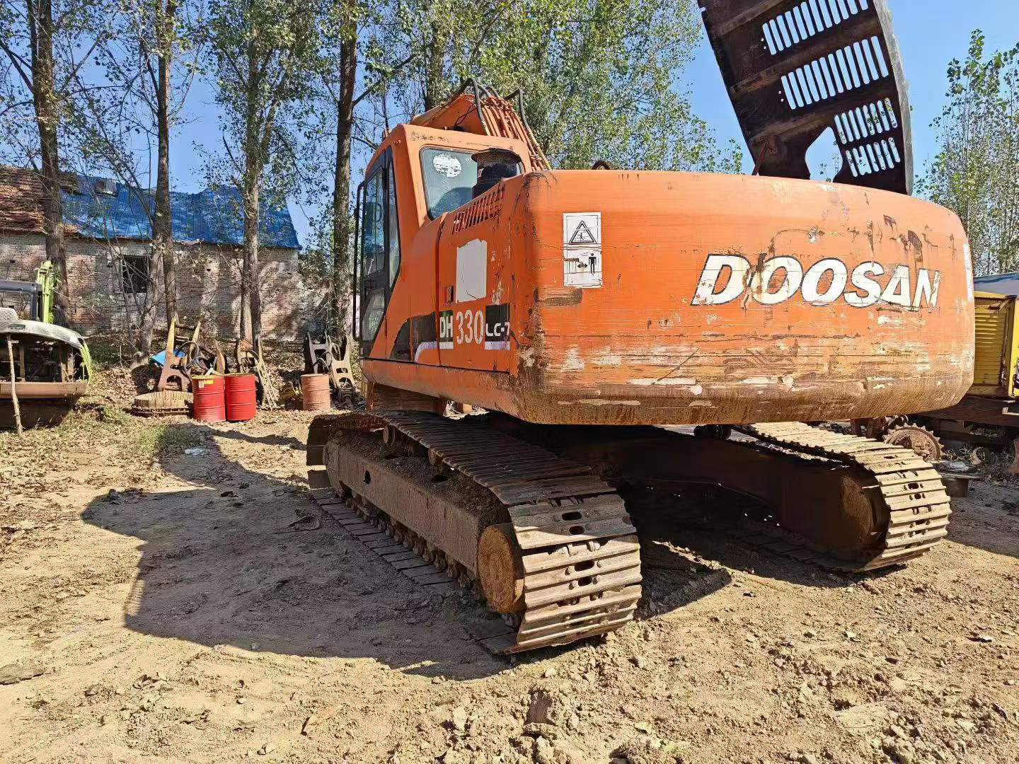 Купить Подержанный Экскаватор Doosan DH220 / 4 Купить Подержанный Экскаватор Doosan DH220 / 4