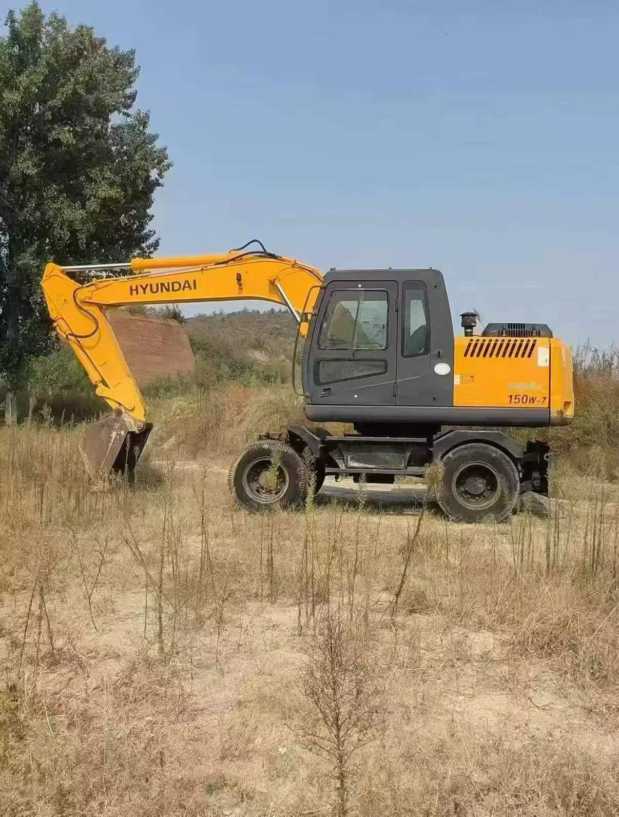 شراء حفارة Hyundai R150-7 مستعملة / 2