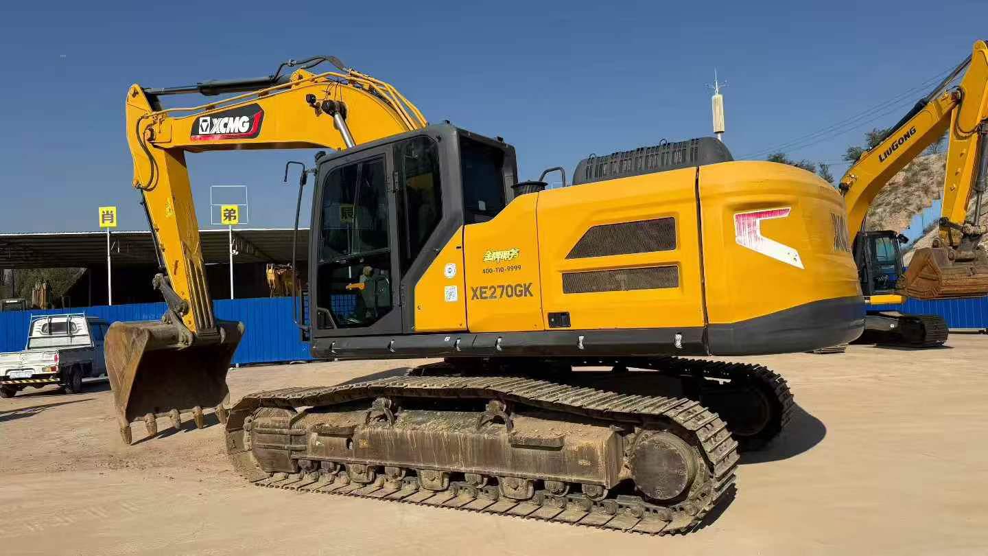 Compre Escavadeira XCMG XE270DK Usada / 4