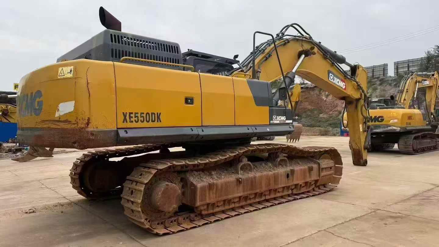 Compre Escavadeira XCMG XE550DK Usada / 3