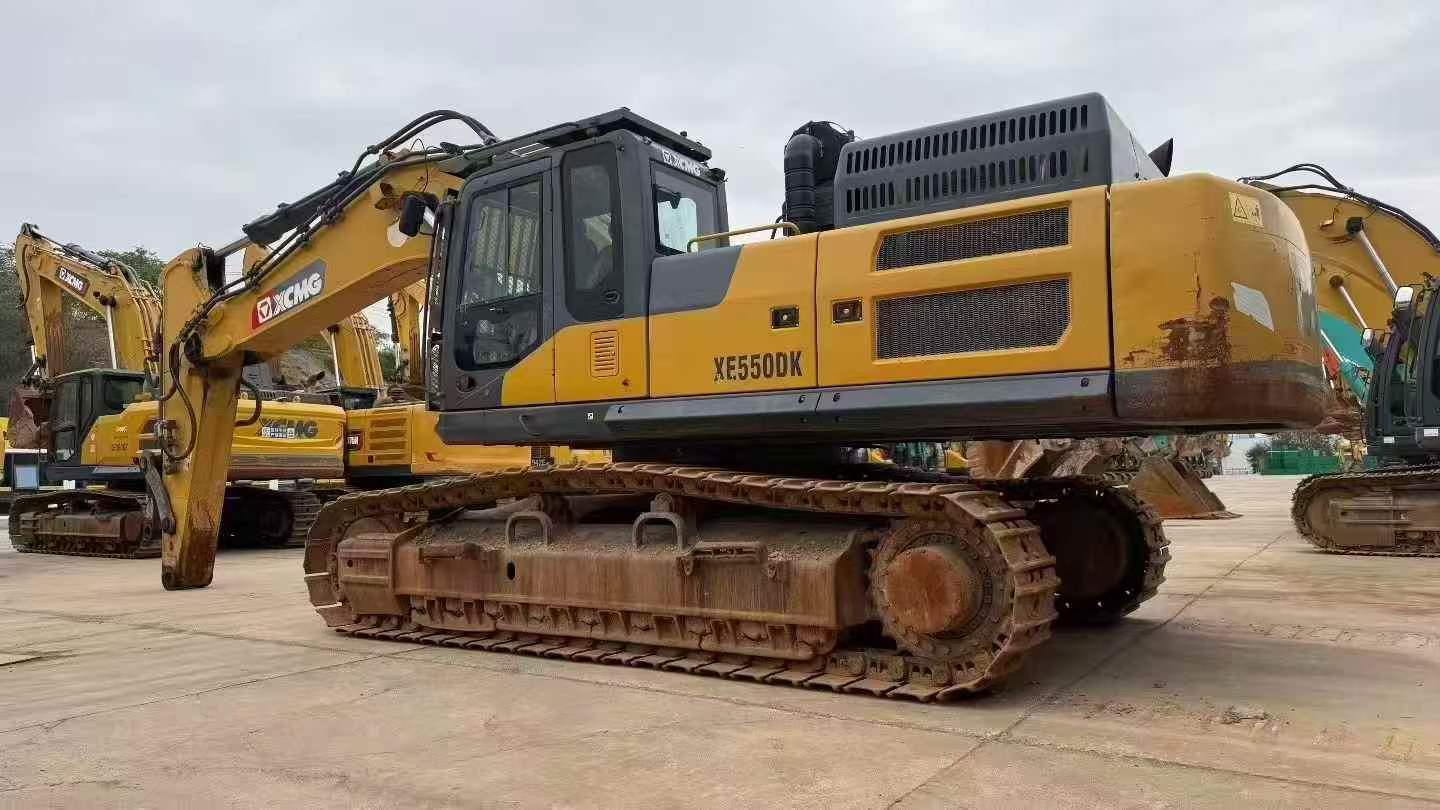 Compre Escavadeira XCMG XE550DK Usada / 4